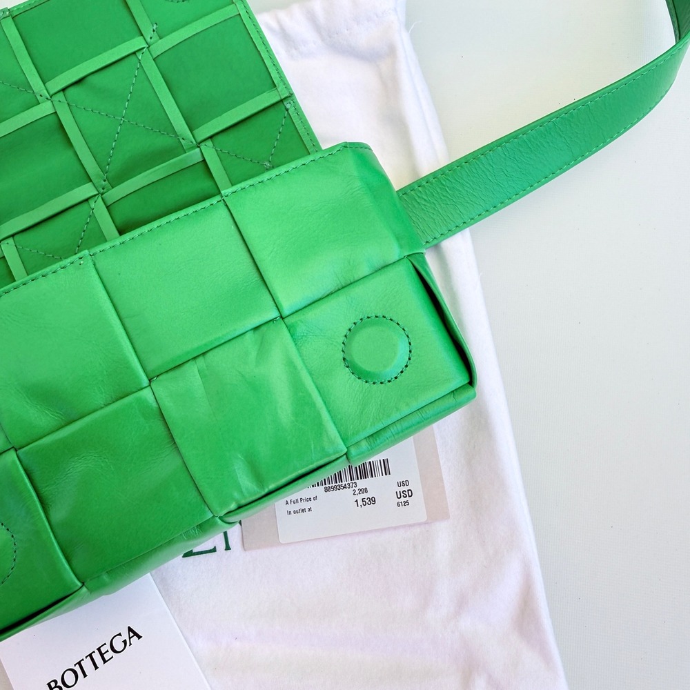 Bottega Veneta Cassette Belt Bag Parakeet Green Maxi Intrecciato Leather 651053 - Picture 12 of 14